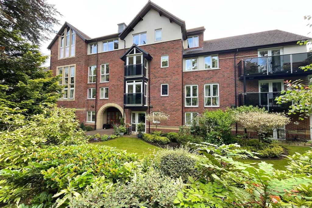 2-bed house on Michael Court, Oakfield, Sale, M33, £270,000