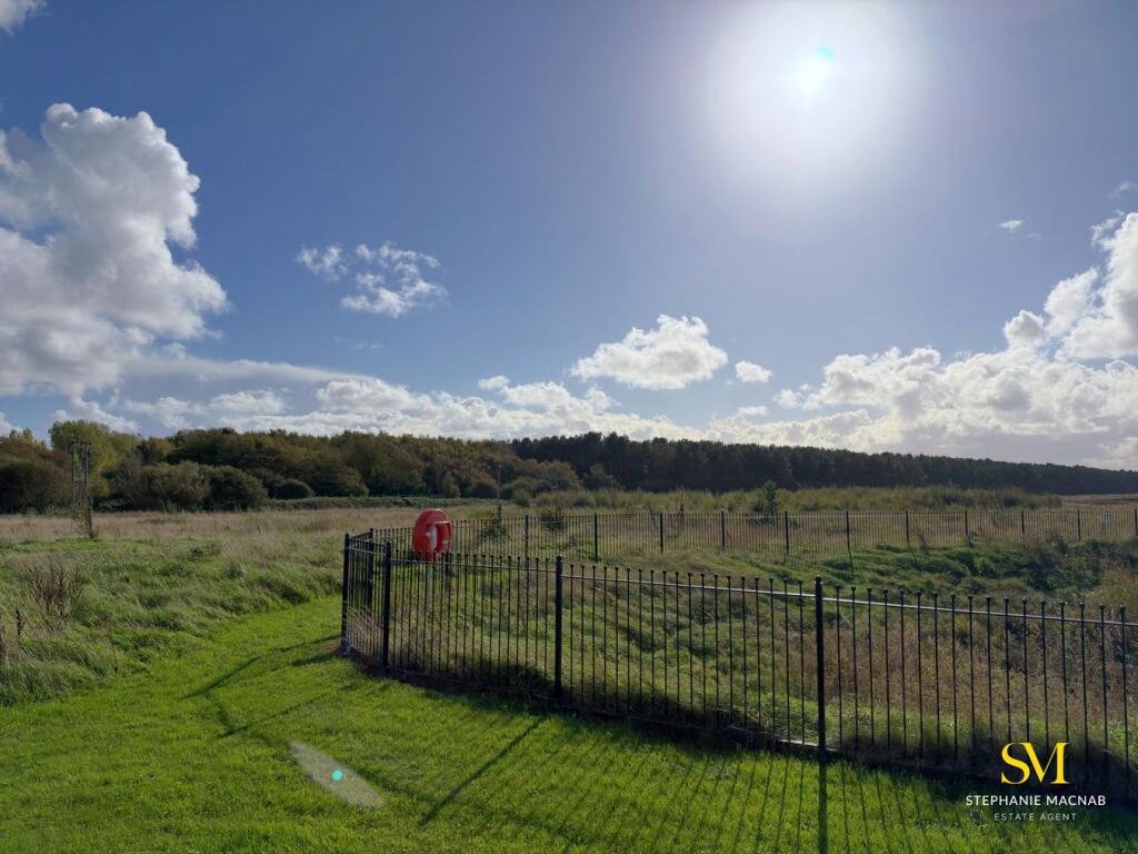 Westview Close, Formby, Liverpool, L37 photo 2