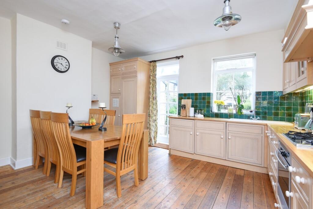 House in London - View 3