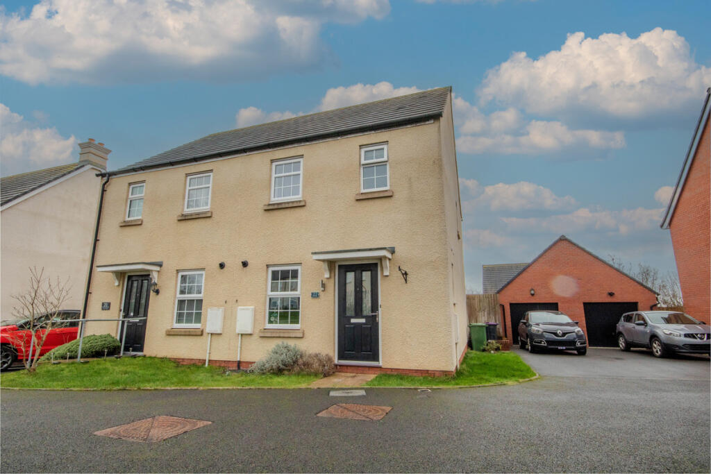 3-bed semi-detached on Stryd Camlas, Cwmbran, NP44, £270,000