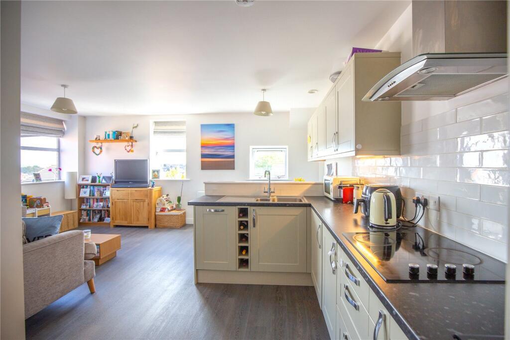 Apartment in Bristol - View 3