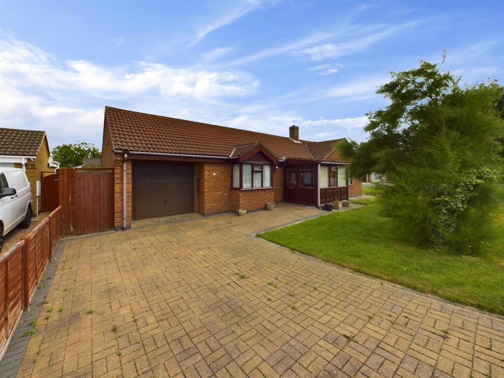 3-bed bungalow on Church Park, Sutton-On-Sea, Mablethorpe, £285,000