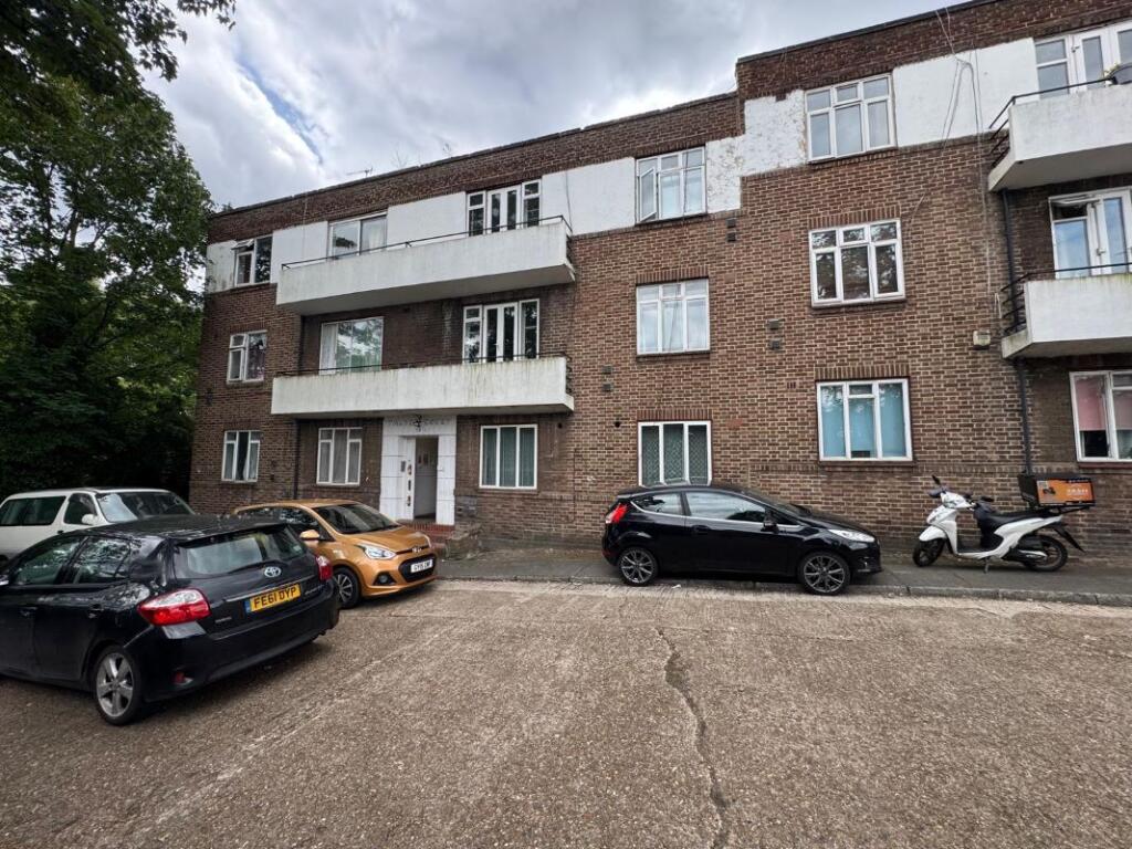 Main image of property: Flat 8, Talbot Court, Blackbird Hill, London, NW9 8SB