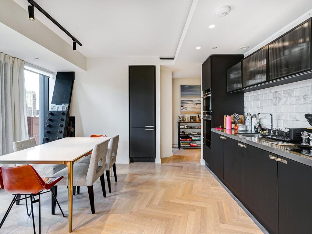 Apartment in London - View 3