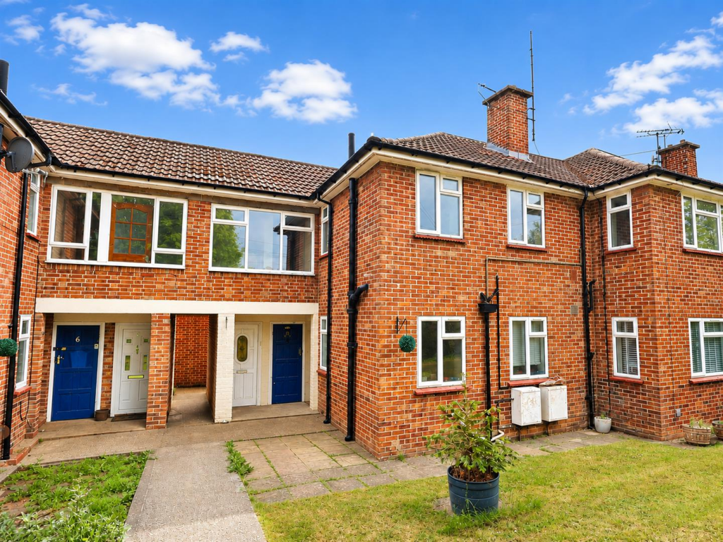 Main image of property: Cherry Tree Walk, Leighton Buzzard