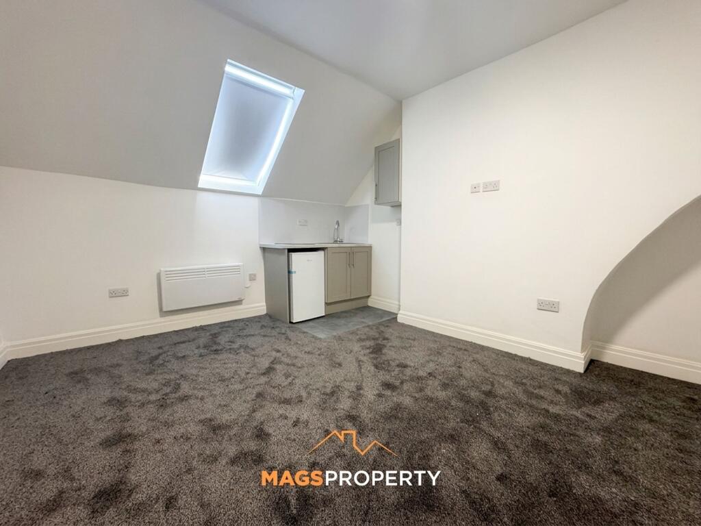 Apartment in Liverpool - More