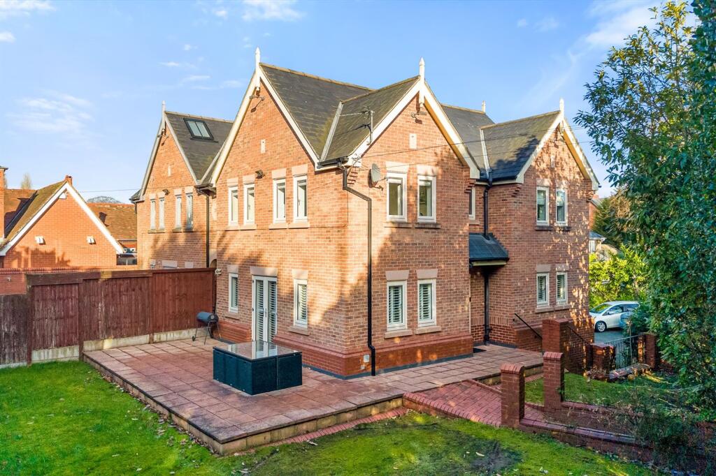 Eagle Brow, Lymm, WA13 photo 4