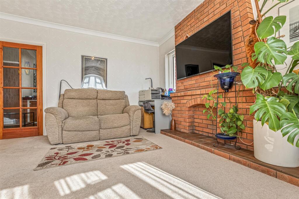 Foxhunter Drive, Oadby, Leicester – pohled 6