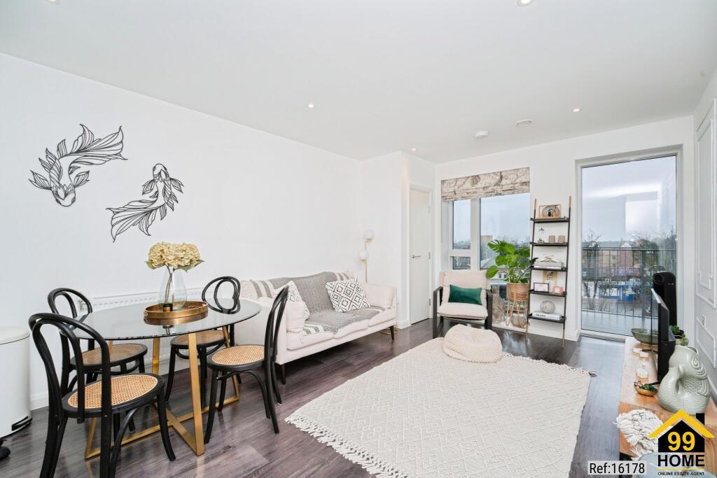 Apartment in Southall - View 4