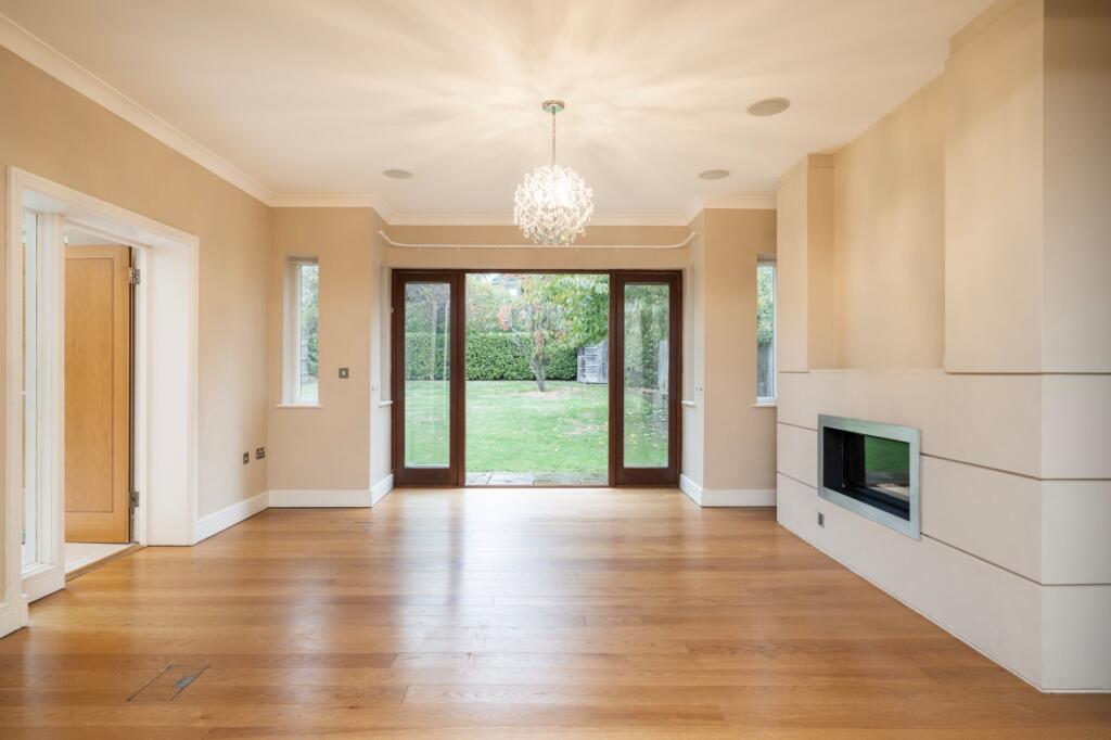 House in London, Copse Hill, Raynes Park - View 5