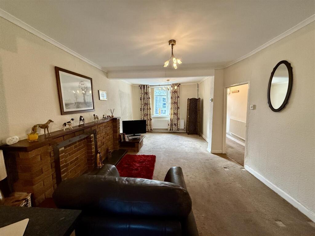 Aman Court, Cwmaman, Aberdare photo 4