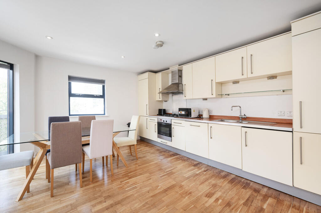 Apartment in London - View 3