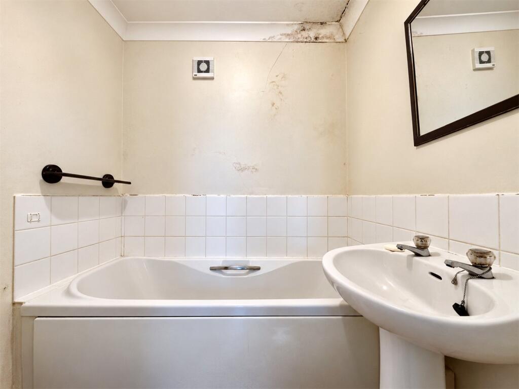 Apartment in Bournemouth - More