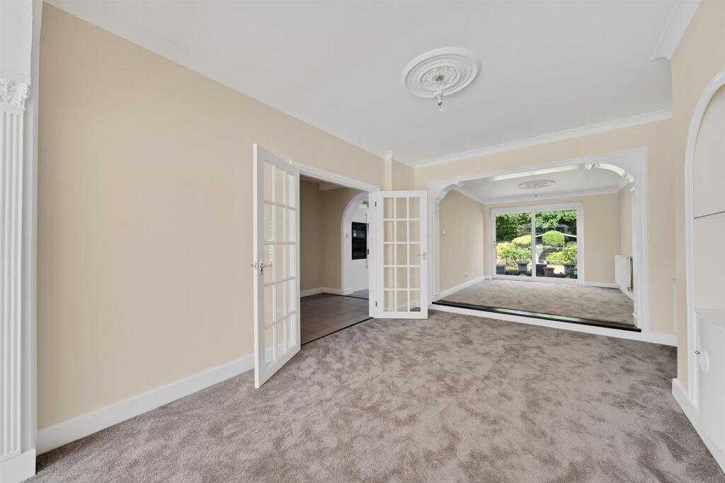 Bishops Avenue, Bromley photo 3