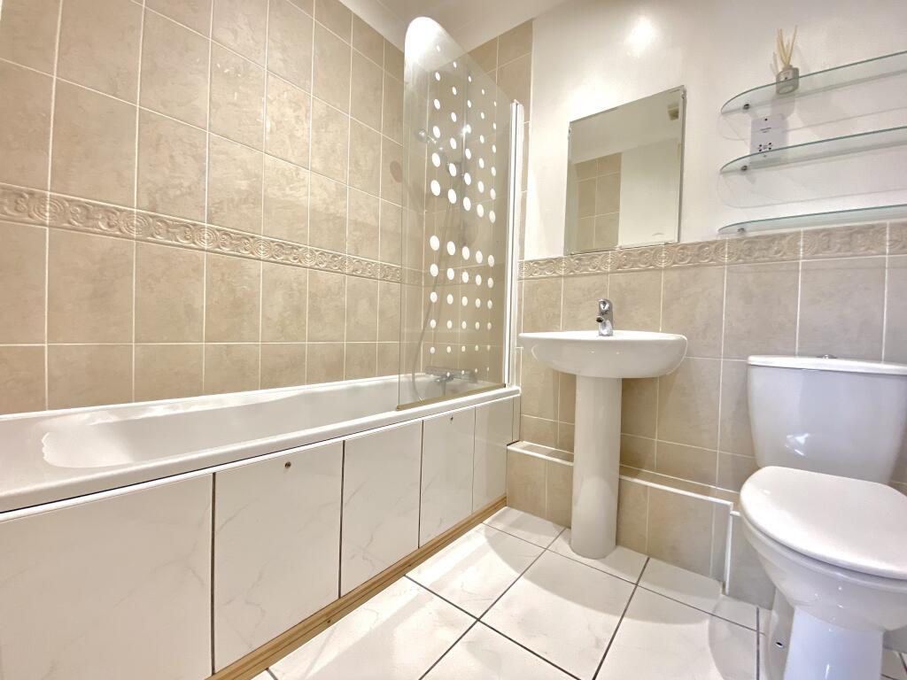 Apartment in Rochester - View 5
