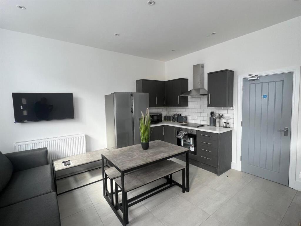 House in Nottingham - View 3