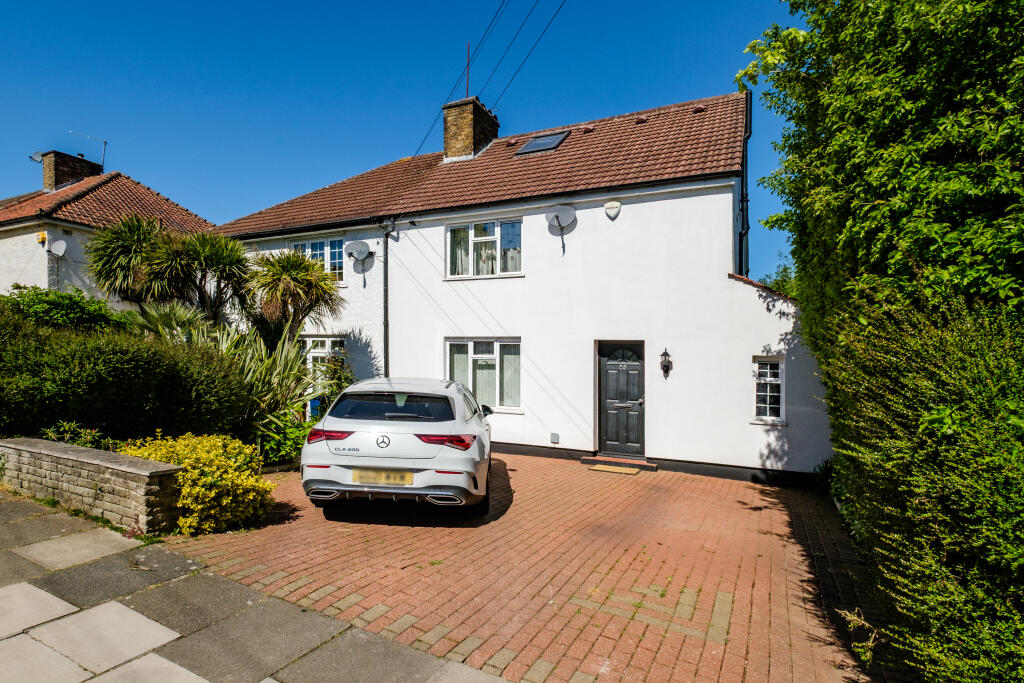 Main image of property: Halliwick Road, London, N10