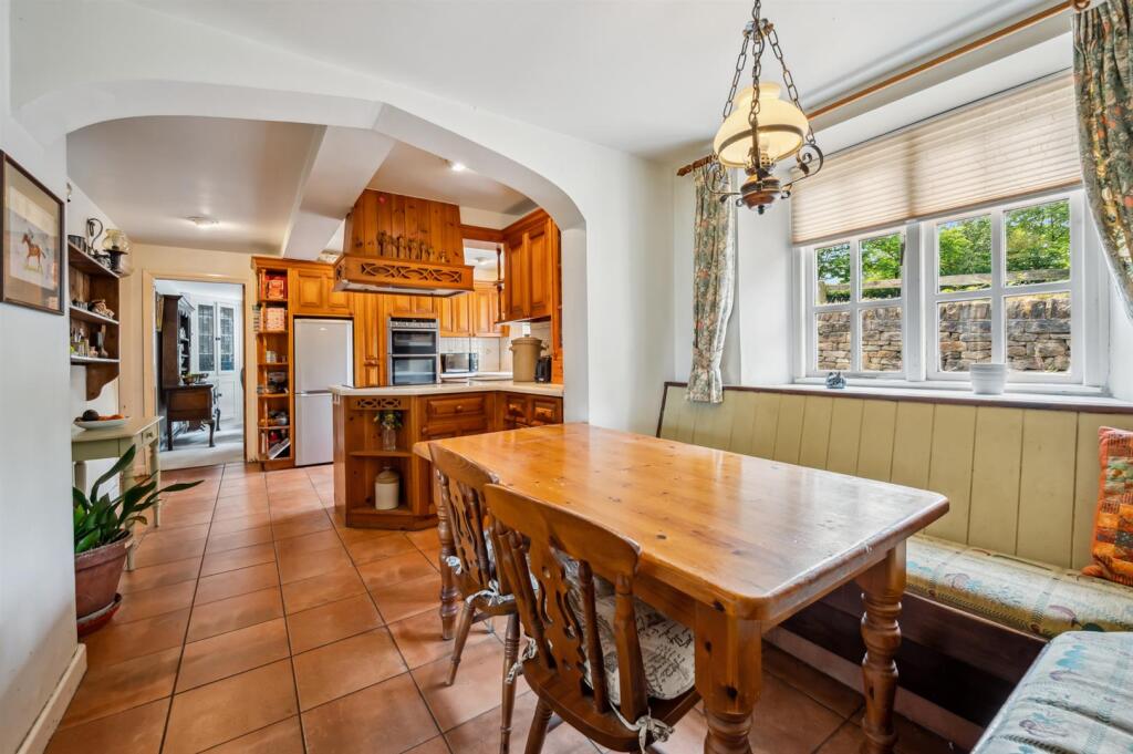 Moorwoods Farm, Moorwoods Lane, Holmesfield - More