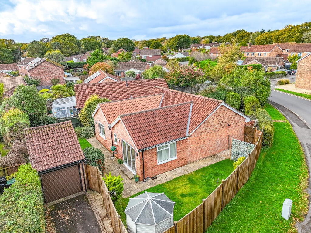 Ferndale Road, New Milton, BH25 photo 3