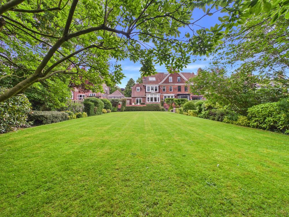 Main image of property: Southfield, Hessle, HU13 0ET