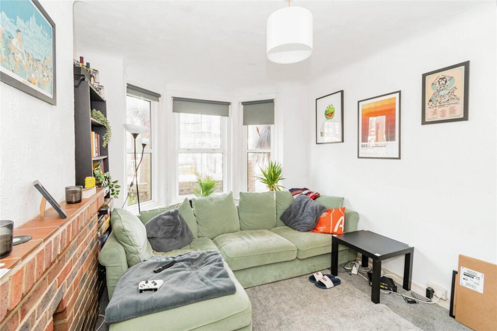 Newcombe Road, Southampton, Hampshire, SO15 photo 3