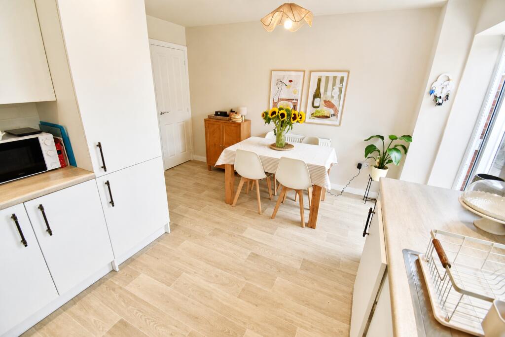 House in Hardingstone, West Northamptonshire - View 5
