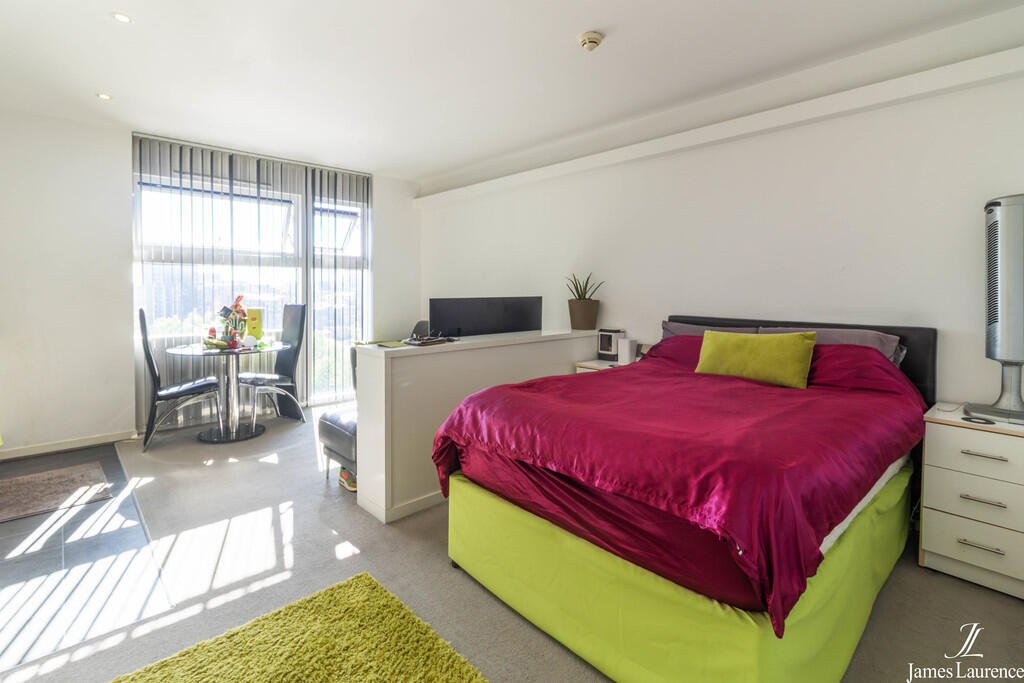 Studio flat for rent