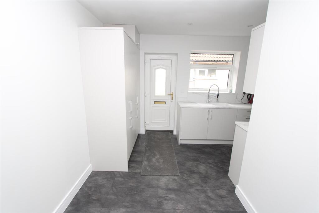 Kings Drive, Wrose, Bradford - View 5