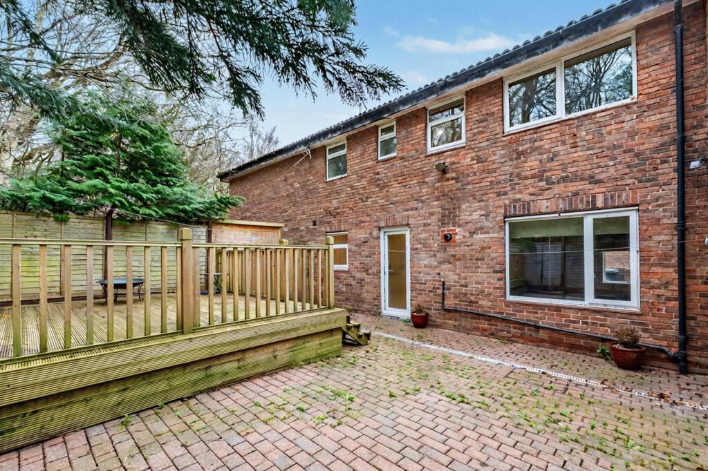 Main image of property: Silk Mill Approach, Cookridge, Leeds