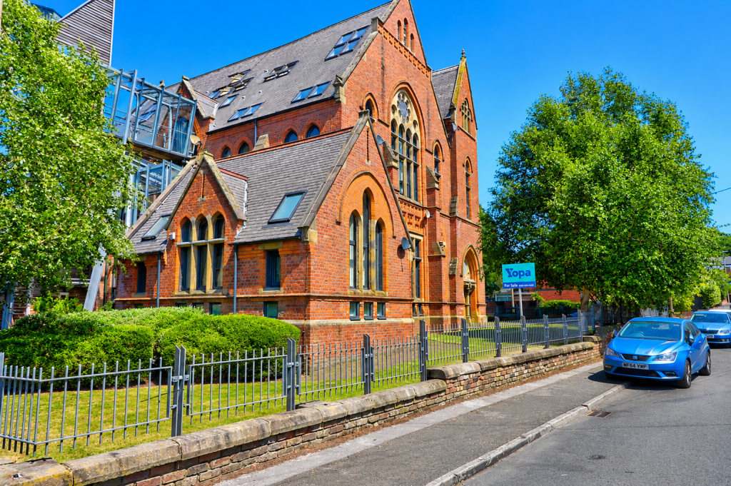 2-bed flat on Grey Street, Manchester, M25, £180,000