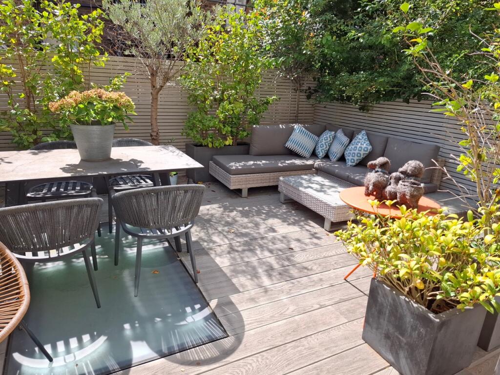 Main image of property: Fernshaw Road, London
