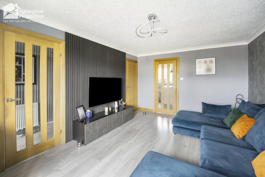 House in Bradford, West Yorkshire - View 3