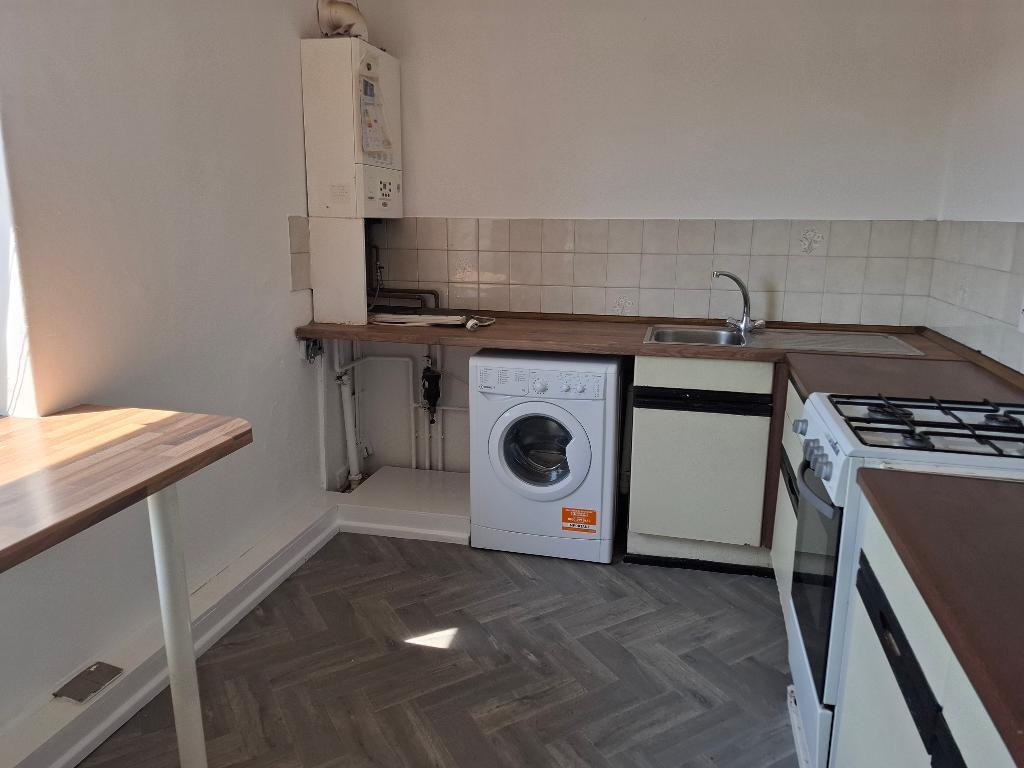 Apartment in Newport - More