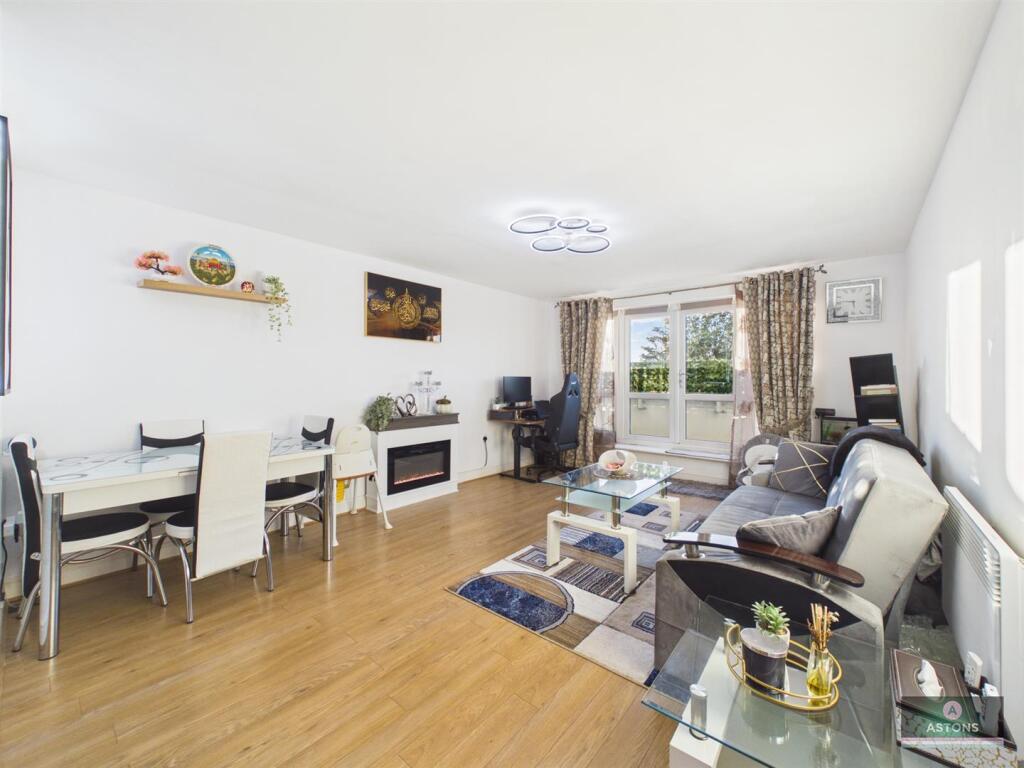 Apartment in Crawley, Worth - View 4