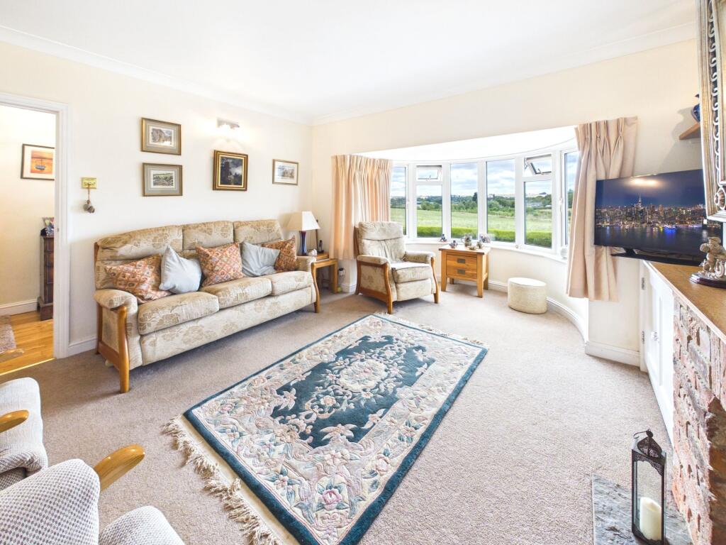 House in West Oxfordshire, Milton-under-Wychwood - More