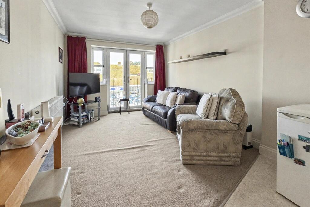 Apartment in Southampton - View 5