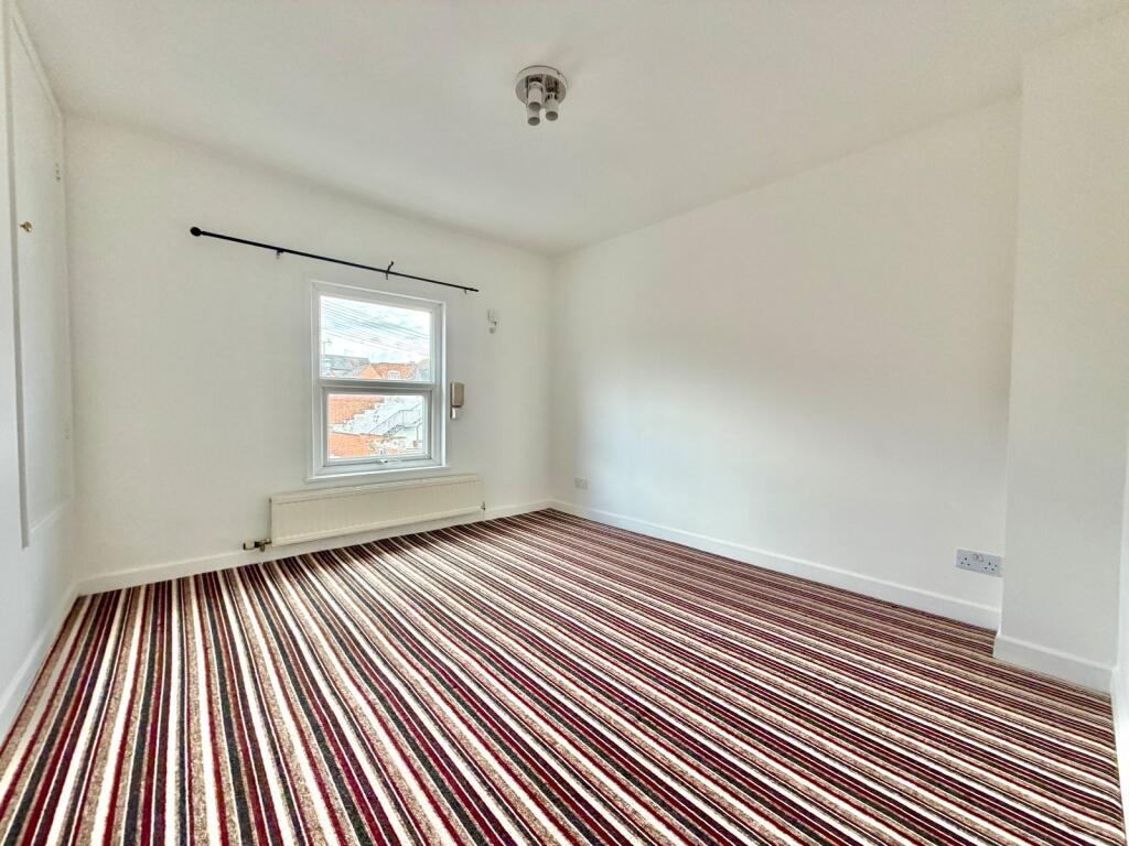 House in Worcester - View 5