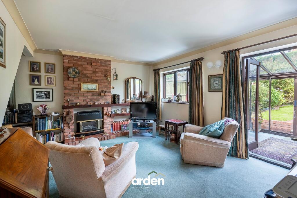 Linthurst Newtown, Blackwell, B60 photo 3