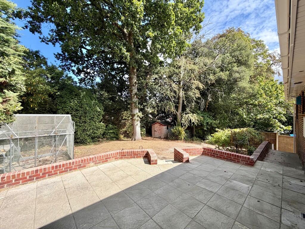 Cotton Close, Broadstone photo 4