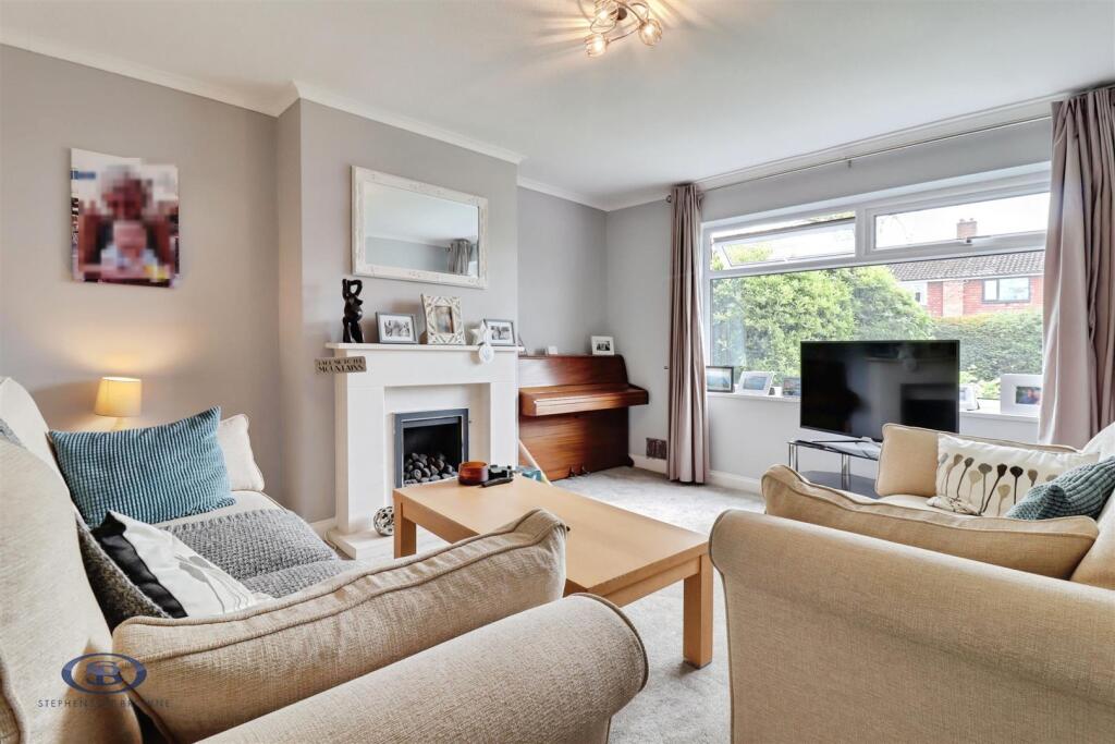 House in Sandbach, Ettiley Heath - More