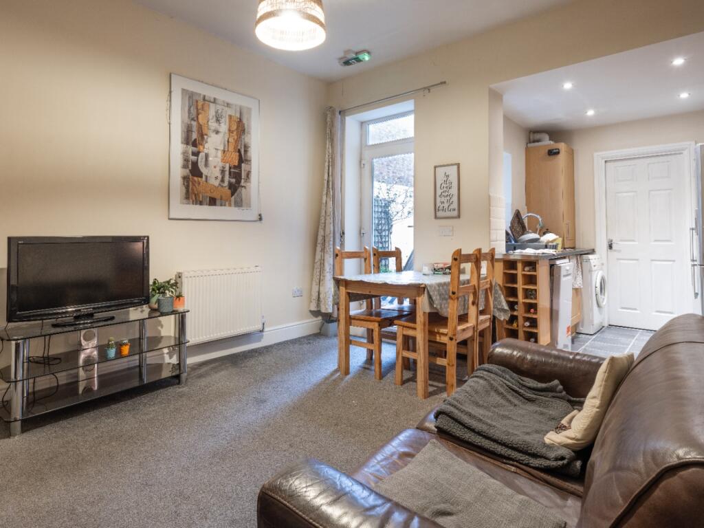 3 bedroom ground floor flat for rent
