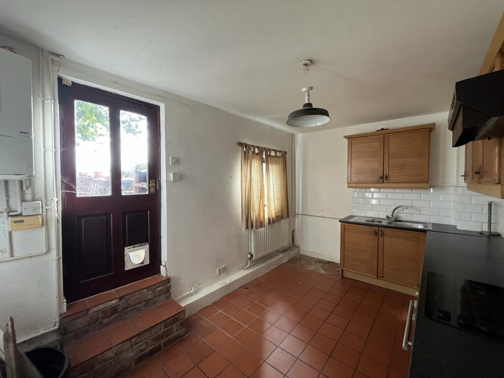 House in Oldham, Greater Manchester - View 4