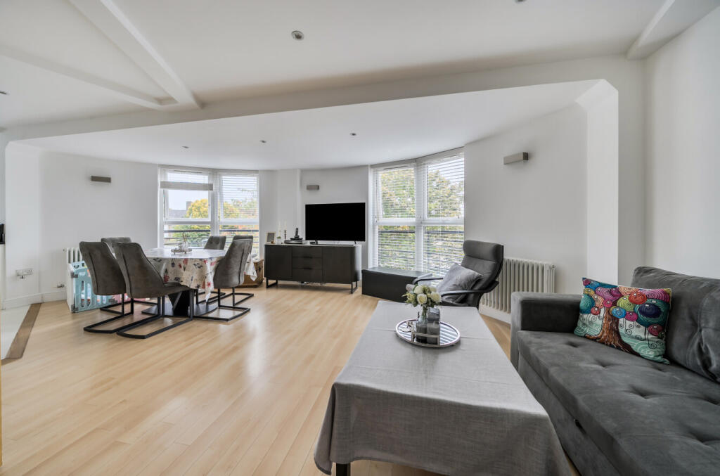 Main image of property: Melfield Gardens, London