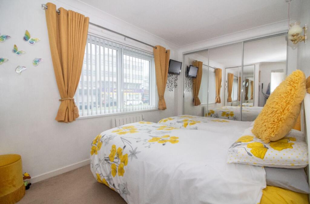 Apartment in Havant, Waterlooville - View 3