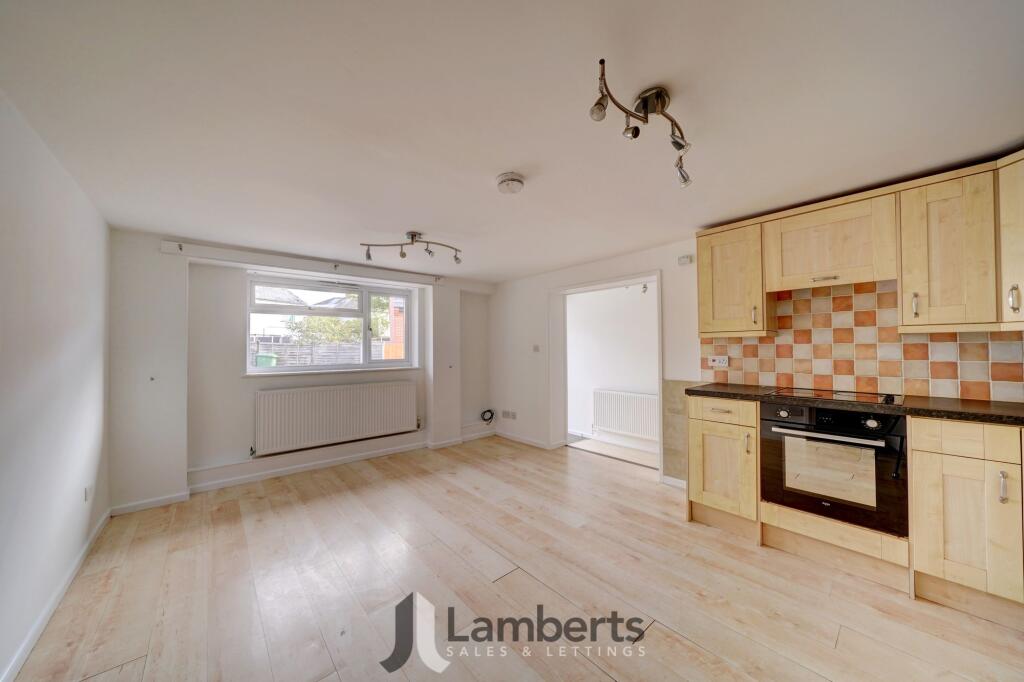 Apartment in Evesham, Hampton - View 3
