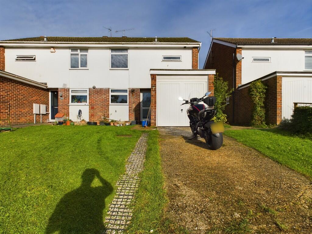 Main image of property: Cheddington Close, Reading, Berkshire, RG30
