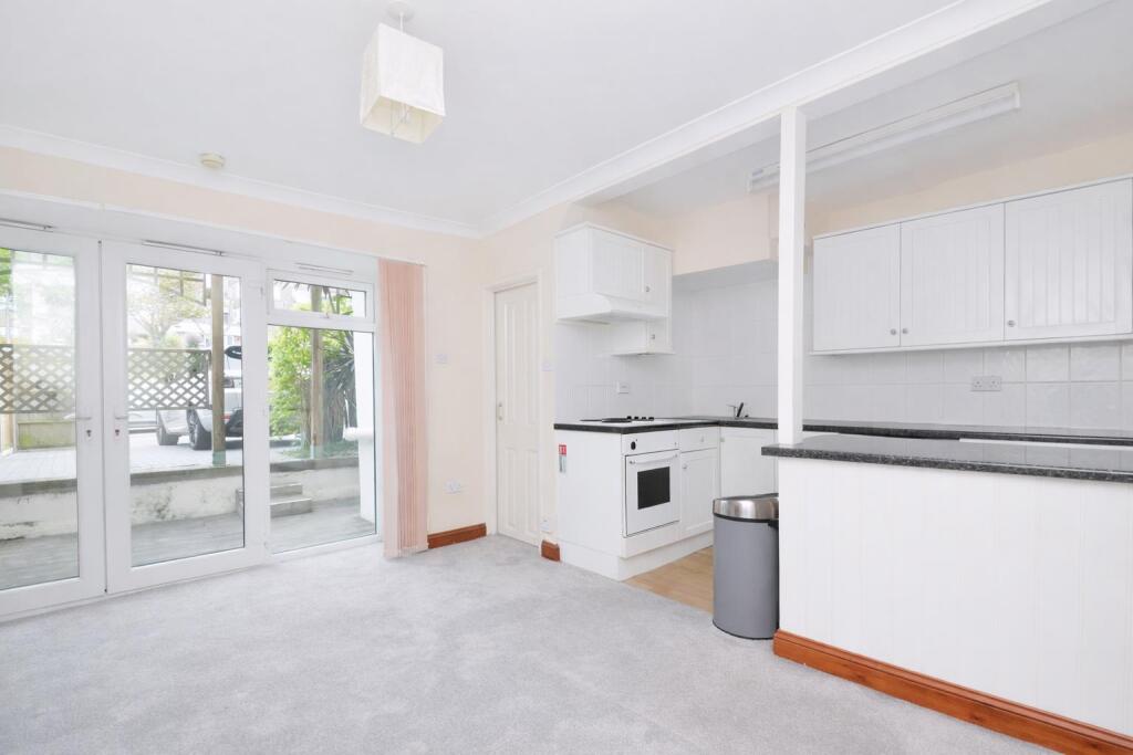 Apartment in Ventnor, Isle of Wight - View 2