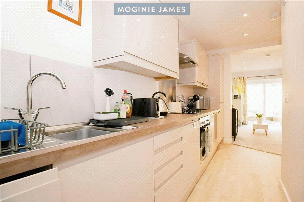 Apartment in Cardiff, Canton - View 4