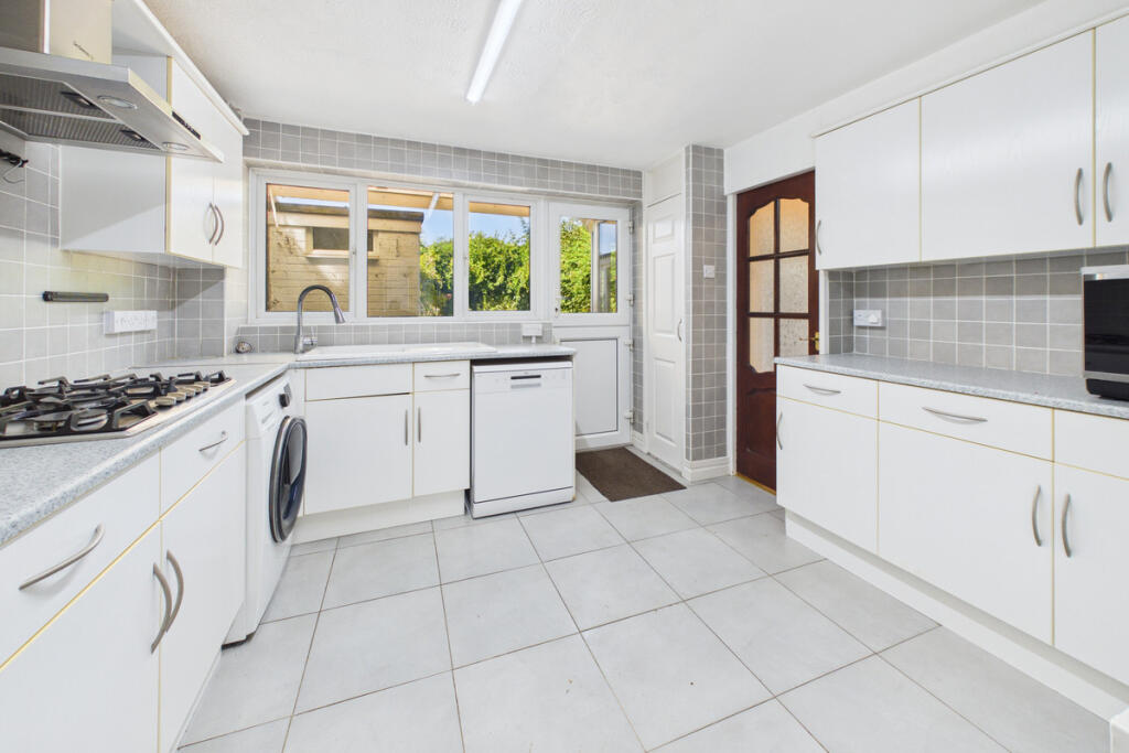 House in Dacorum, Warners End - More