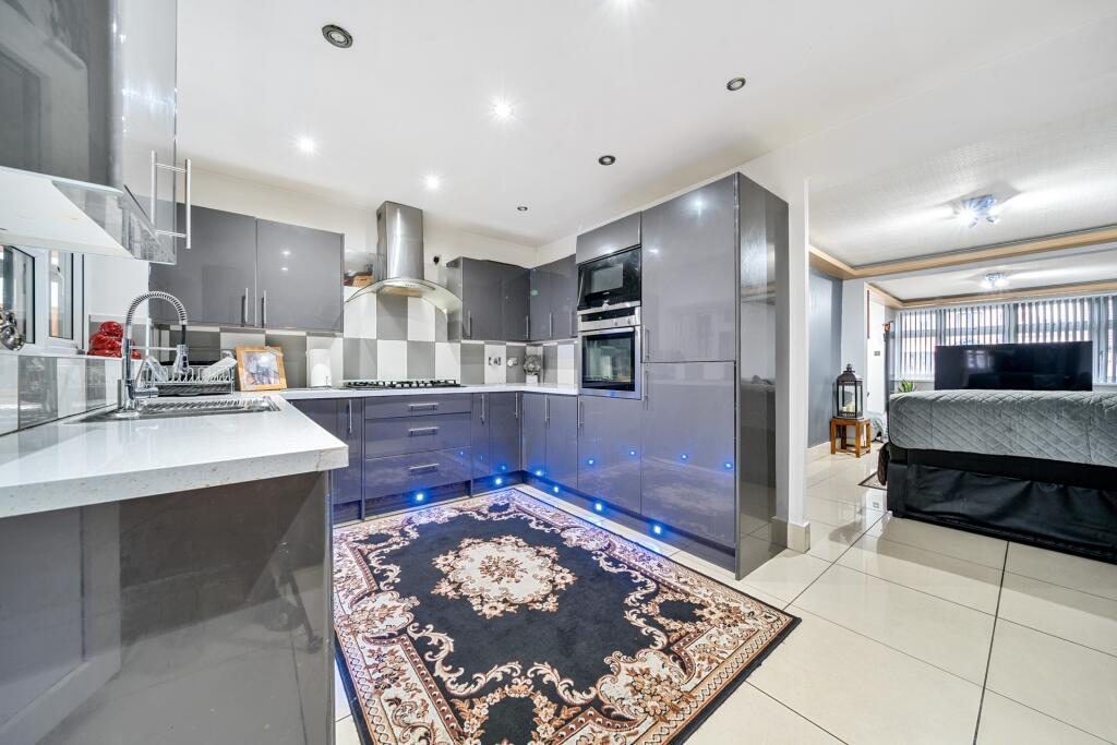 House in Southall - View 4